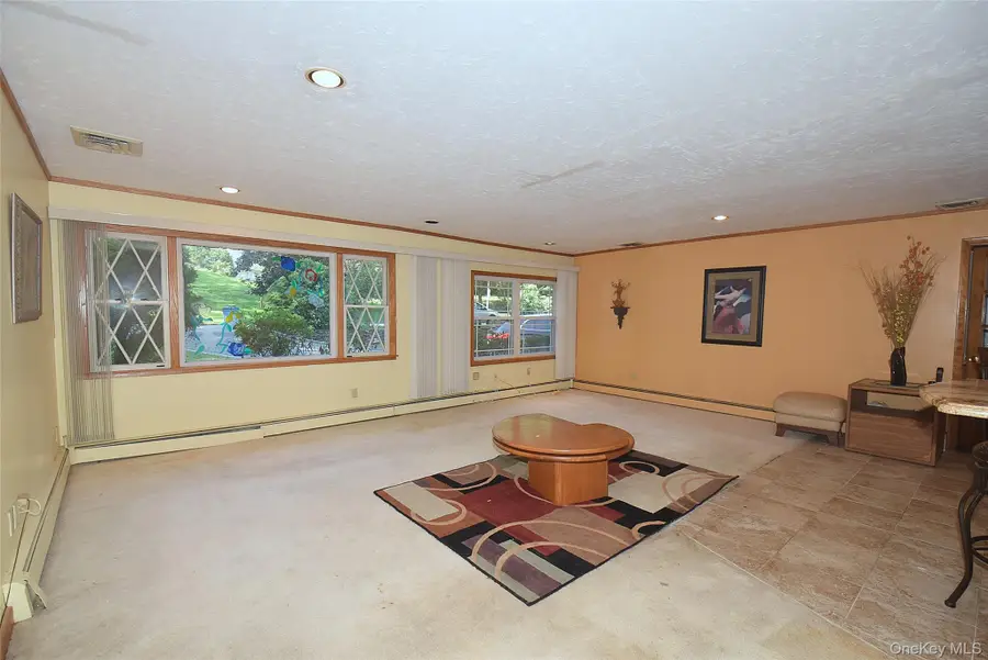 29 Ivy Hill Drive, Smithtown, NY 11787 - #3