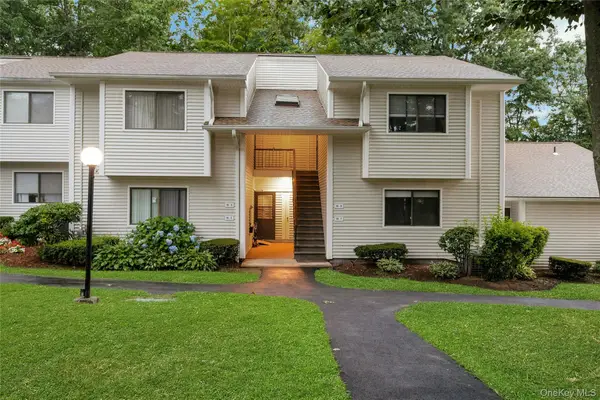 90 Molly Pitcher Lane #F, Yorktown Heights, NY 10598