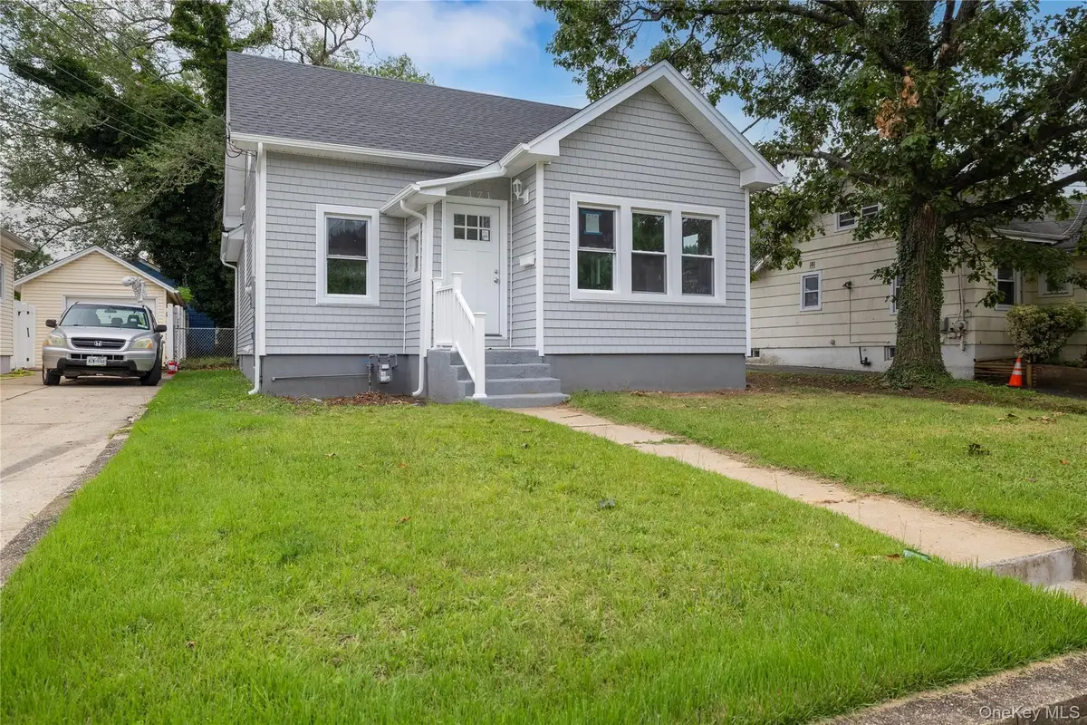 171 S Brookside Avenue, Freeport, NY 11520 - #1