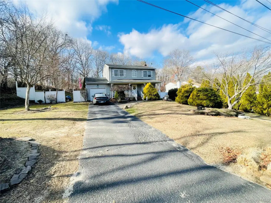 565 Starlight Drive, Shirley, NY 11967 - #2