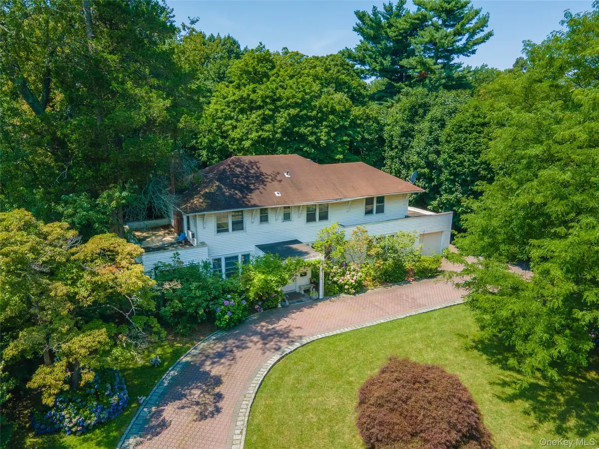 14 Clover Drive, Great Neck, NY 11021 - #1