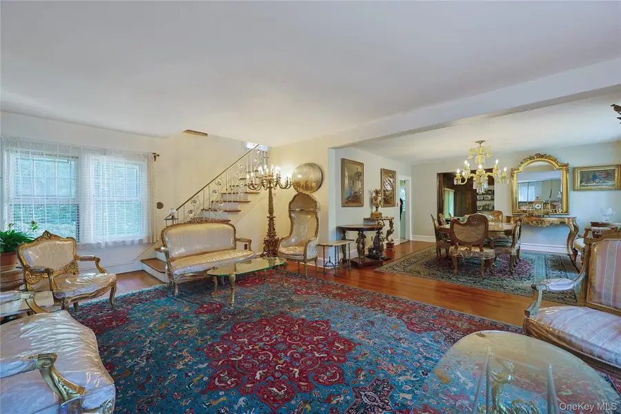14 Clover Drive, Great Neck, NY 11021 - #3