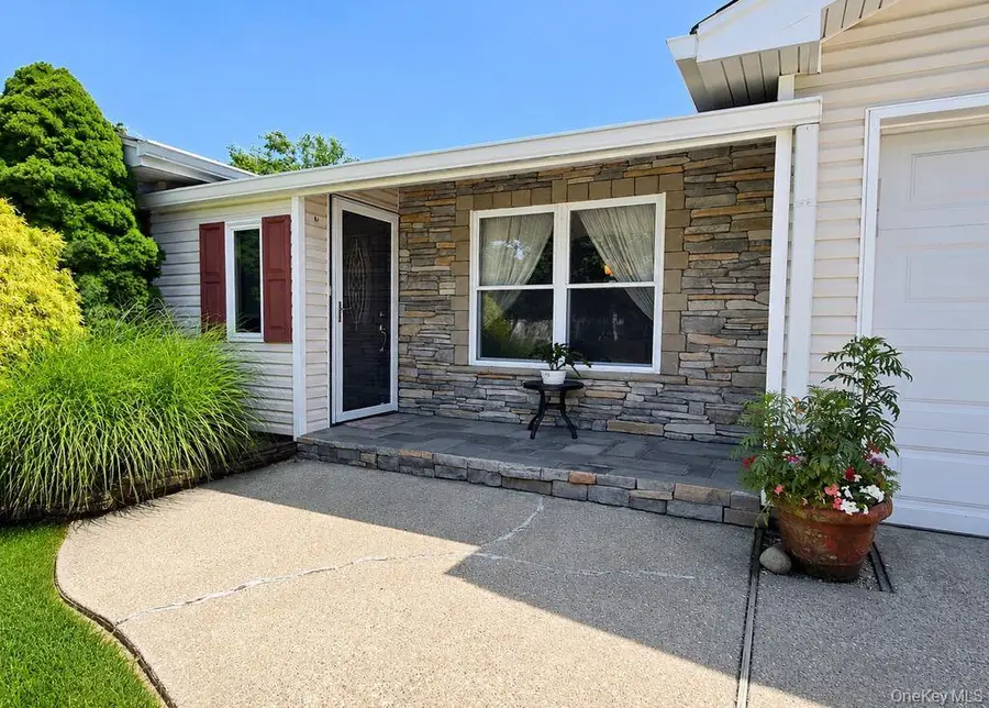53 Orleans Green, Coram, NY 11727 - #2