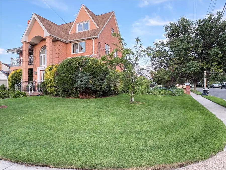 34 Marlowe Rd Road, Valley Stream, NY 11580 - #2