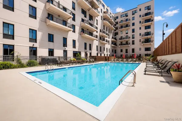 100 Broadway W #4T, Long Beach, NY 11561