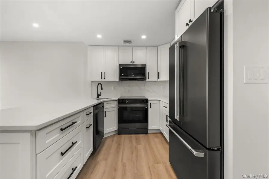 100 Broadway W #4T, Long Beach, NY 11561 - #2