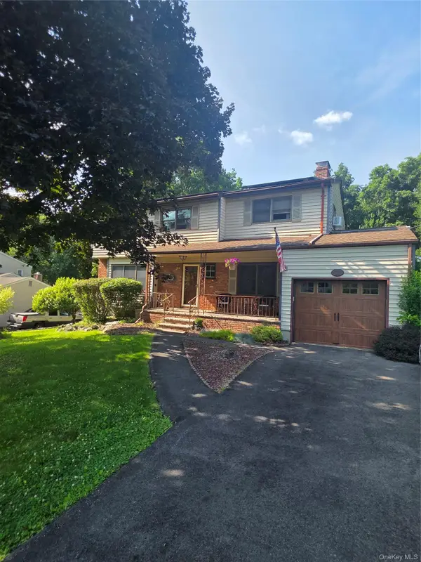 12 Emerson Drive, Washingtonville, NY 10992