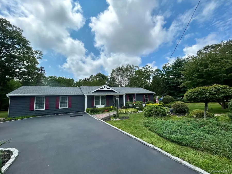 54 Madeline Road, Ridge, NY 11961 - #3