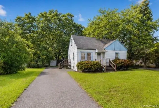 1718 N Gardiner Drive, Bay Shore, NY 11706 - #3