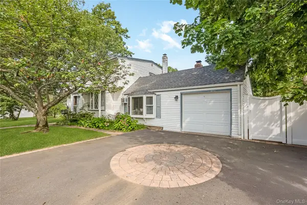 525 Beech Street, North Babylon, NY 11703