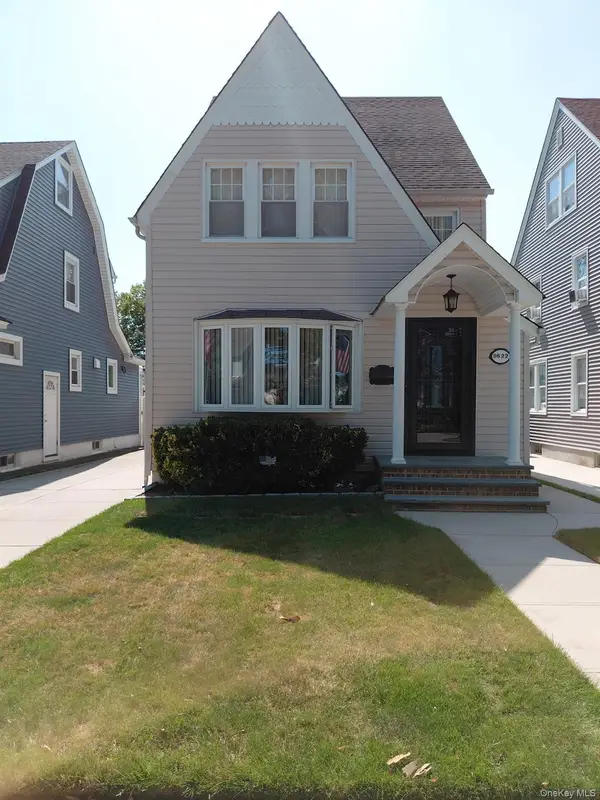 8622 252nd Street, Bellerose, NY 11426