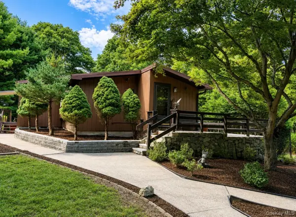 61 Lakeview Drive, Tomkins Cove, NY 10986
