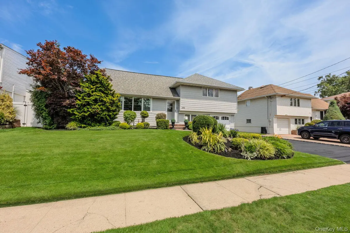 286 E Lexington Avenue, Oceanside, NY 11572 - #1