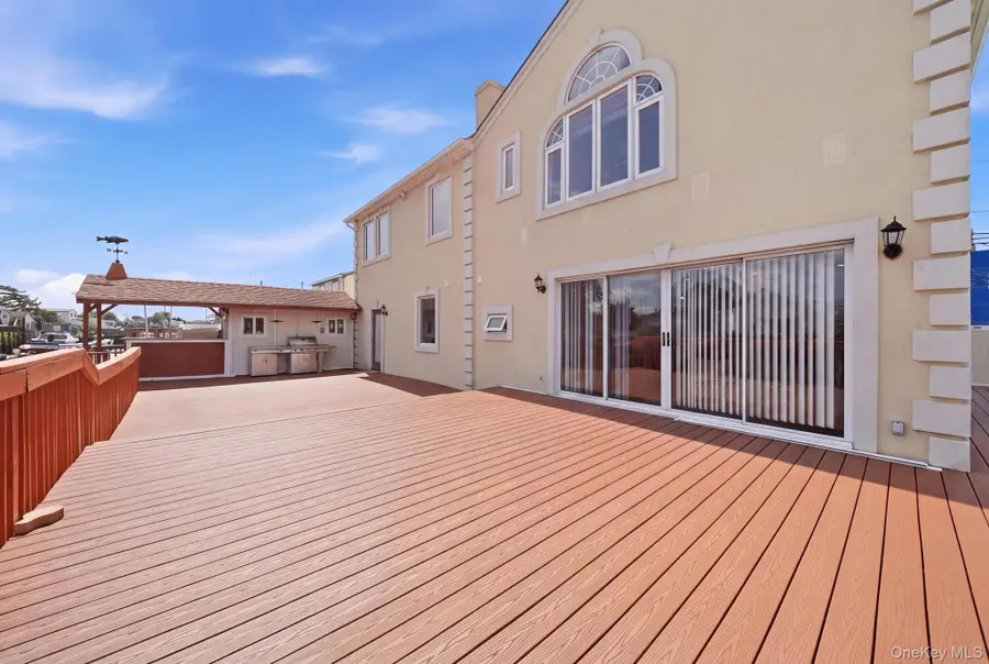 3 Marjorie Lane, East Rockaway, NY 11518 - #2