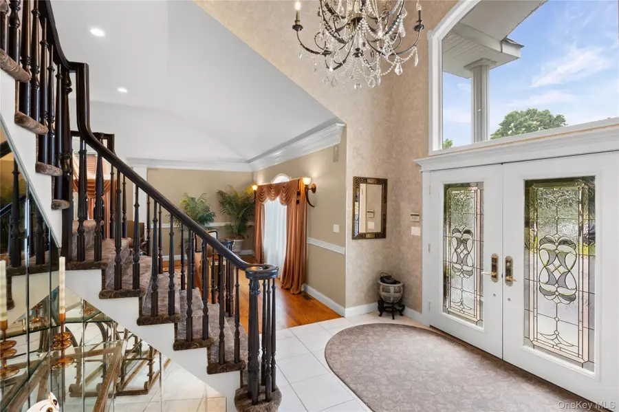 56 Sage Hollow Court, Dix Hills, NY 11746 - #2