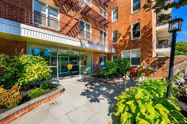 67-50 Thornton Place #1D, Forest Hills, NY 11375