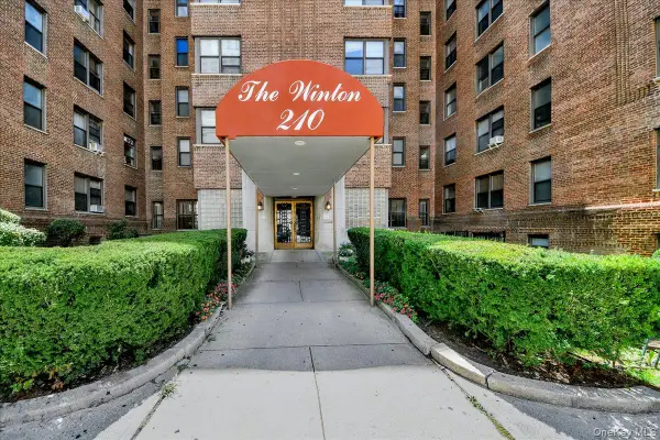 210 Martine Avenue #5F, White Plains, NY 10601