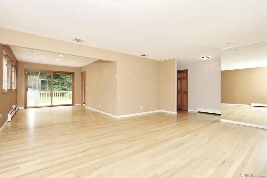 160 Pascack Road, Chestnut Ridge, NY 10965 - #3