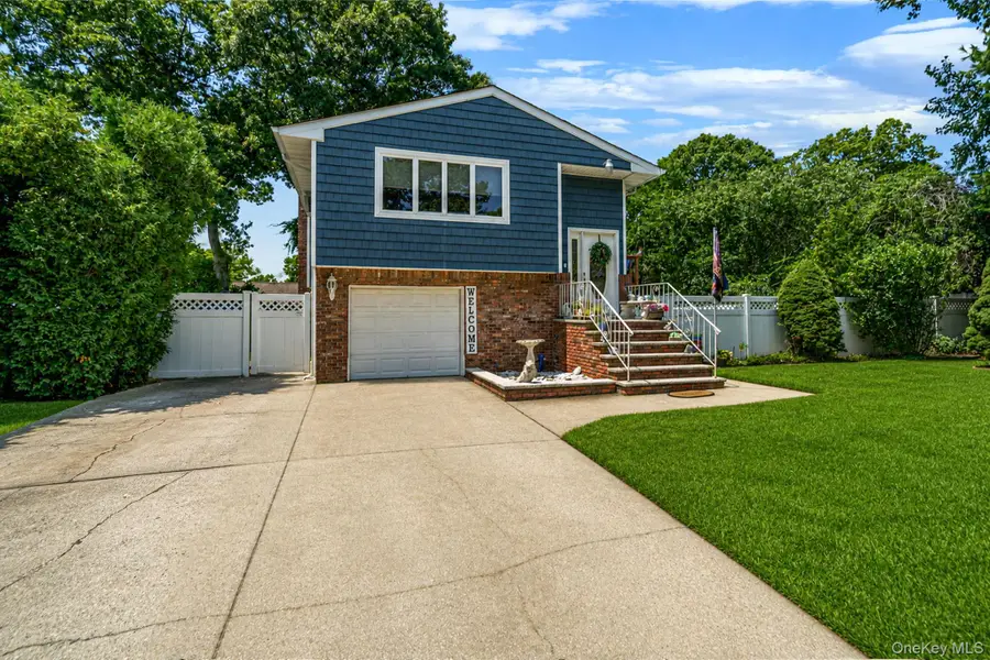 12 Fannie Drive, Farmingville, NY 11738 - #3