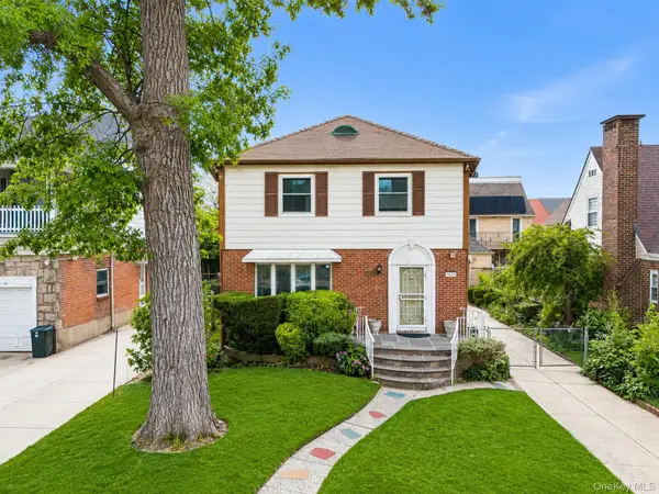 76-26 176th Street, Fresh Meadows, NY 11366
