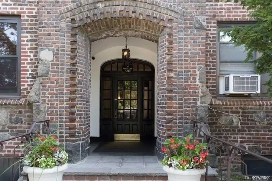 141 Wyckoff Place #4A, Woodmere, NY 11598 - #2