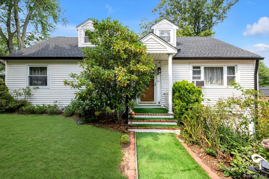 257 Schenck Avenue, Great Neck, NY 11021 - #2