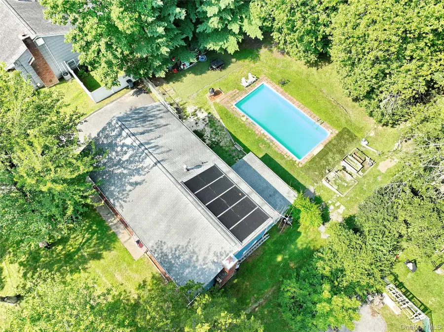 561 Babbling Brook Lane, Valley Cottage, NY 10989 - #3