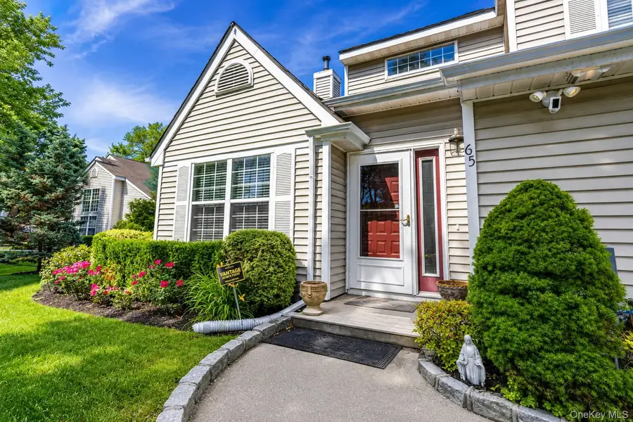 65 Mystic Circle, Bay Shore, NY 11706 - #3