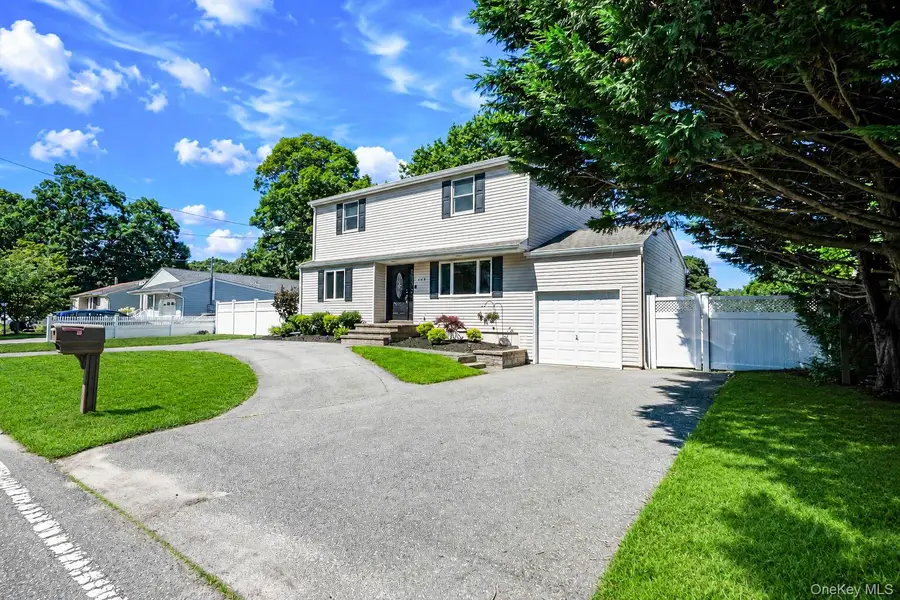 107 Terry Road, Sayville, NY 11782 - #2
