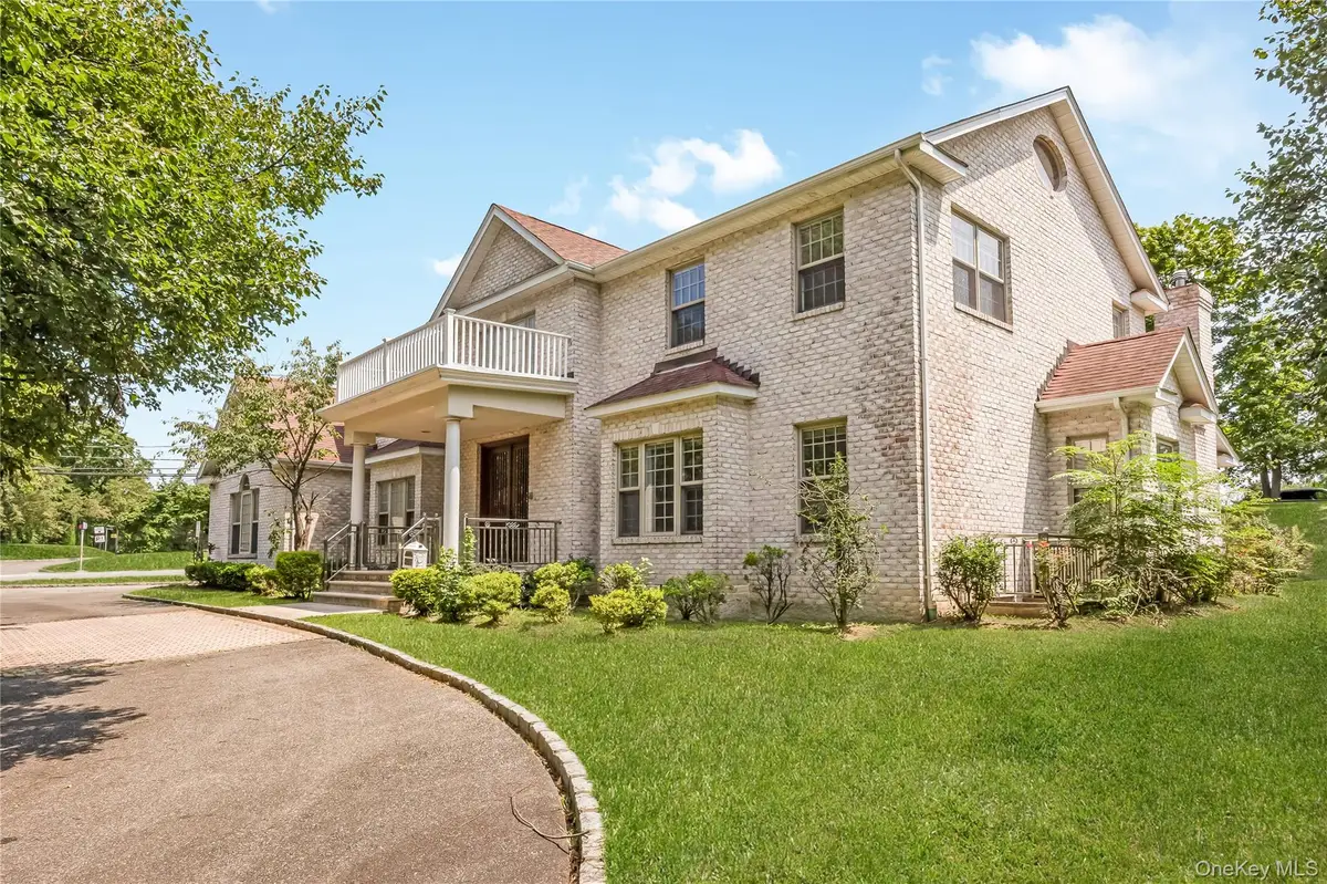 52 Snapdragon Lane, Roslyn Heights, NY 11577 - #1