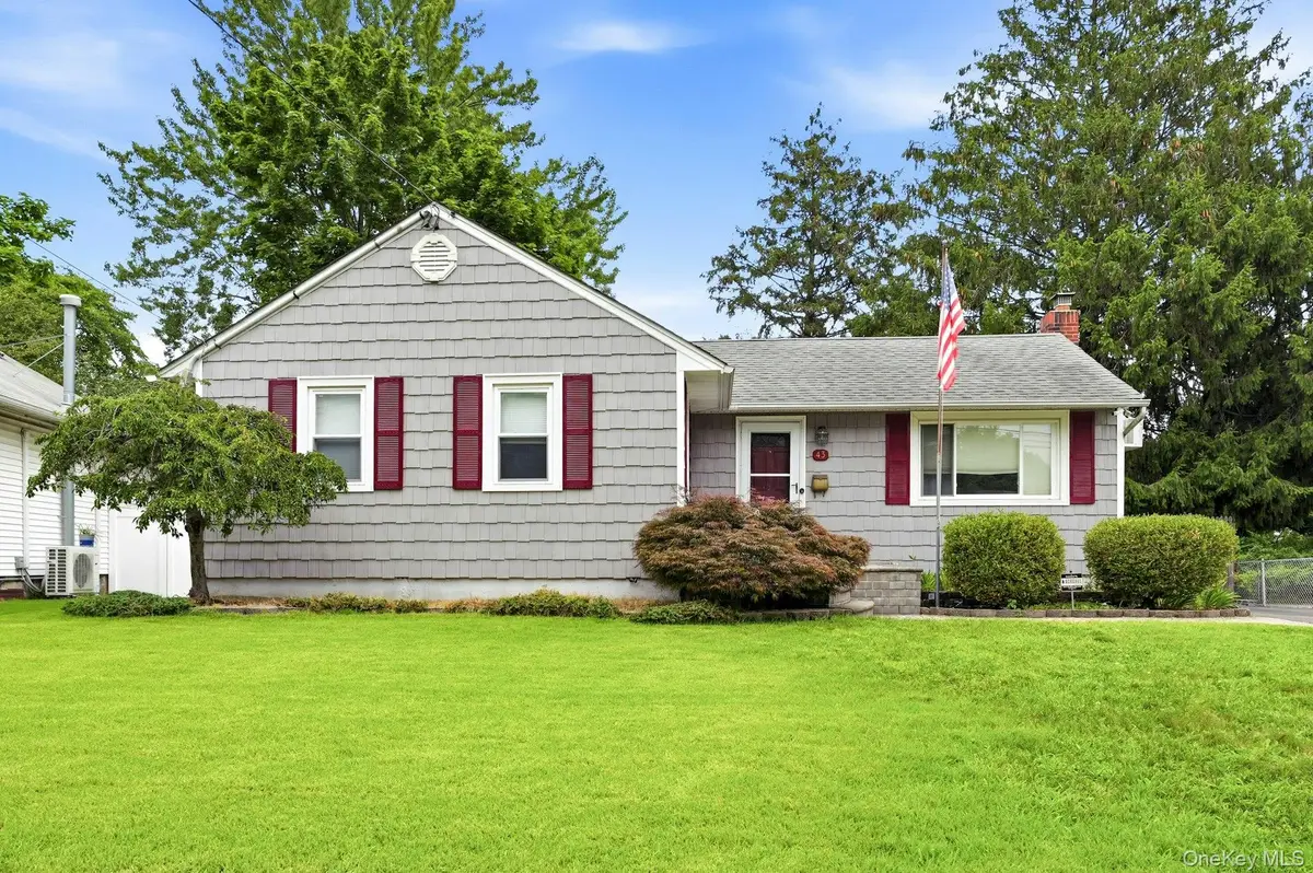 43 Tappan Avenue, Babylon, NY 11702 - #1