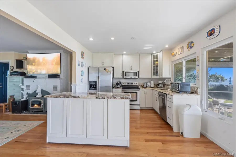 62 Grandview Drive, Shirley, NY 11967 - #2