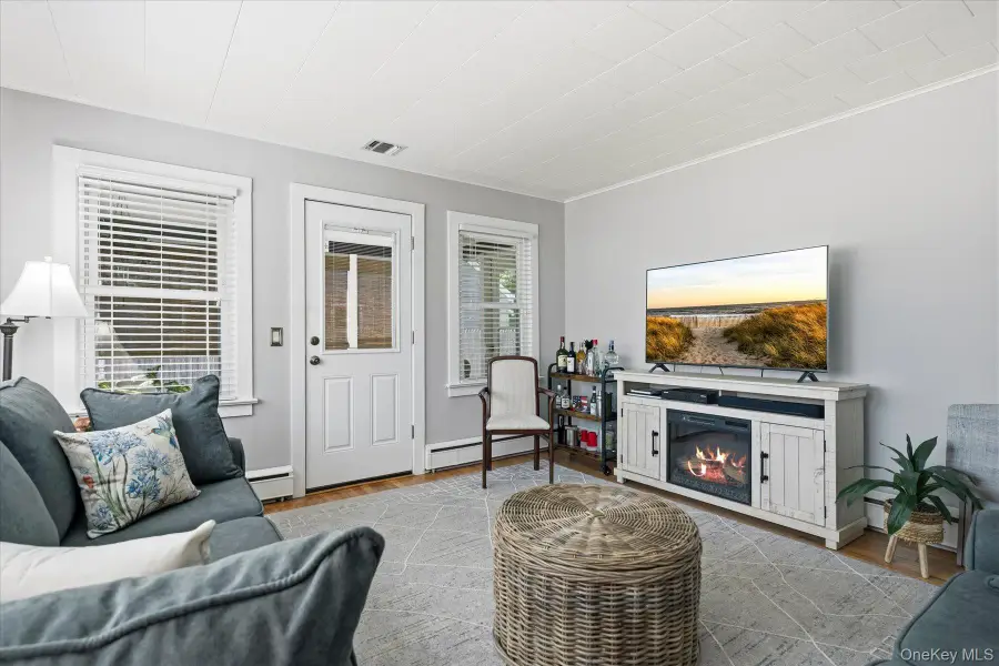 277 Howell Avenue, Riverhead, NY 11901 - #3