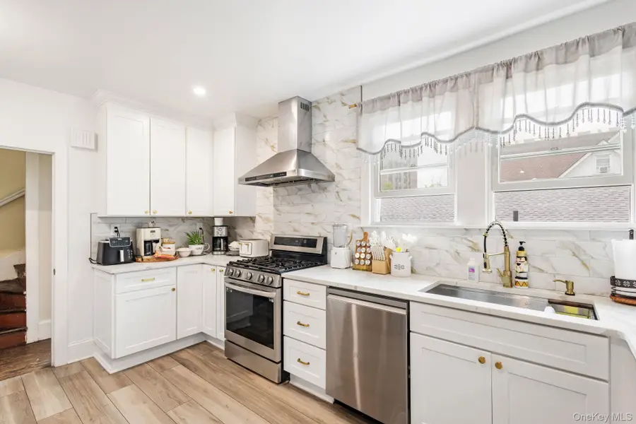 43 Davis Avenue, White Plains, NY 10605 - #3