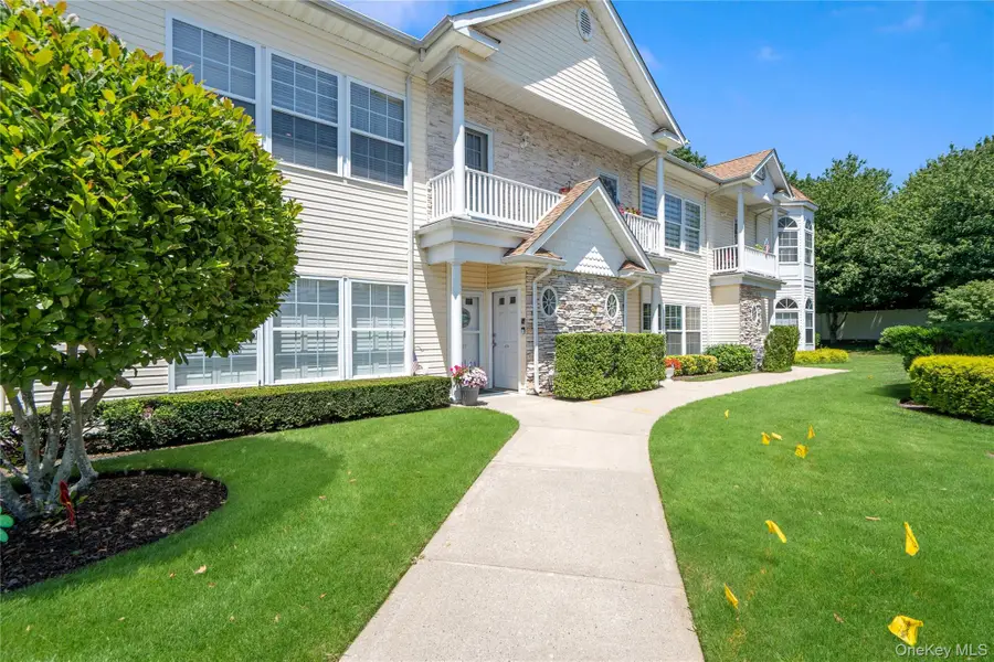 406 Narragansett Villas Drive, Lindenhurst, NY 11757 - #2