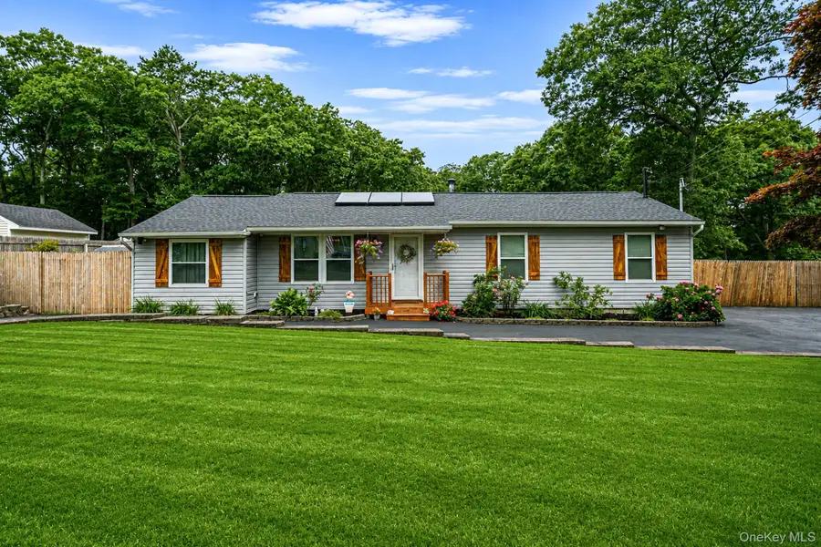 61 W End Avenue, Shirley, NY 11967 - #3