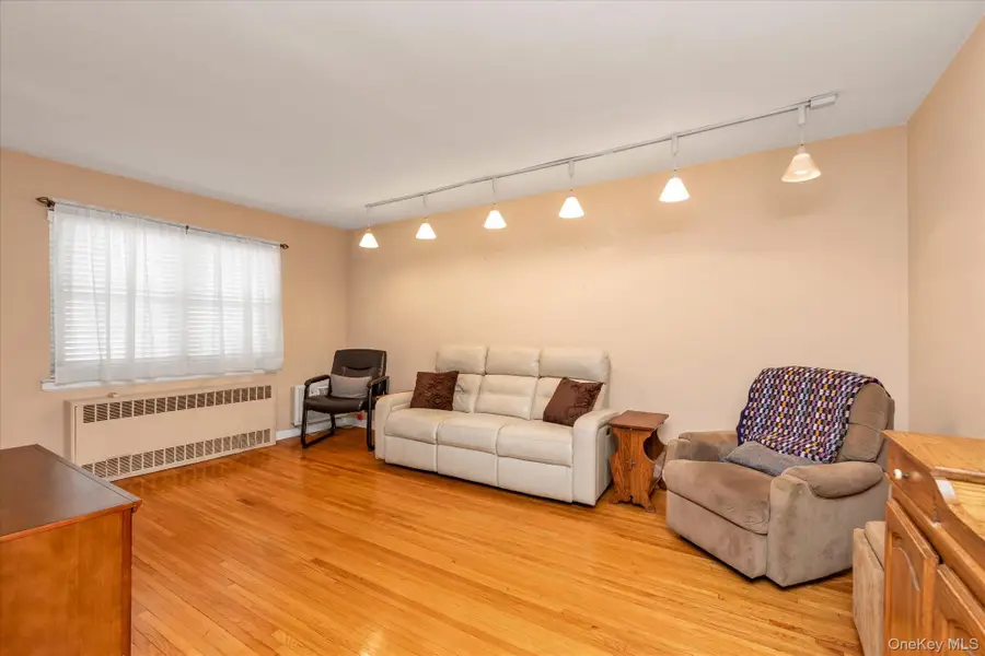 415 Merrick Road #1L, Rockville Centre, NY 11570 - #3