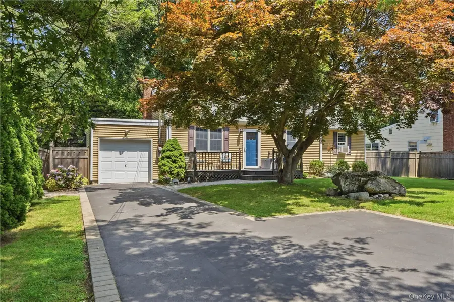10 Valleywood Drive, Huntington Station, NY 11746 - #2