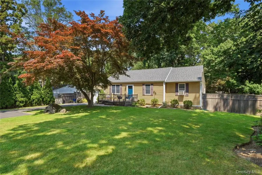 10 Valleywood Drive, Huntington Station, NY 11746 - #3