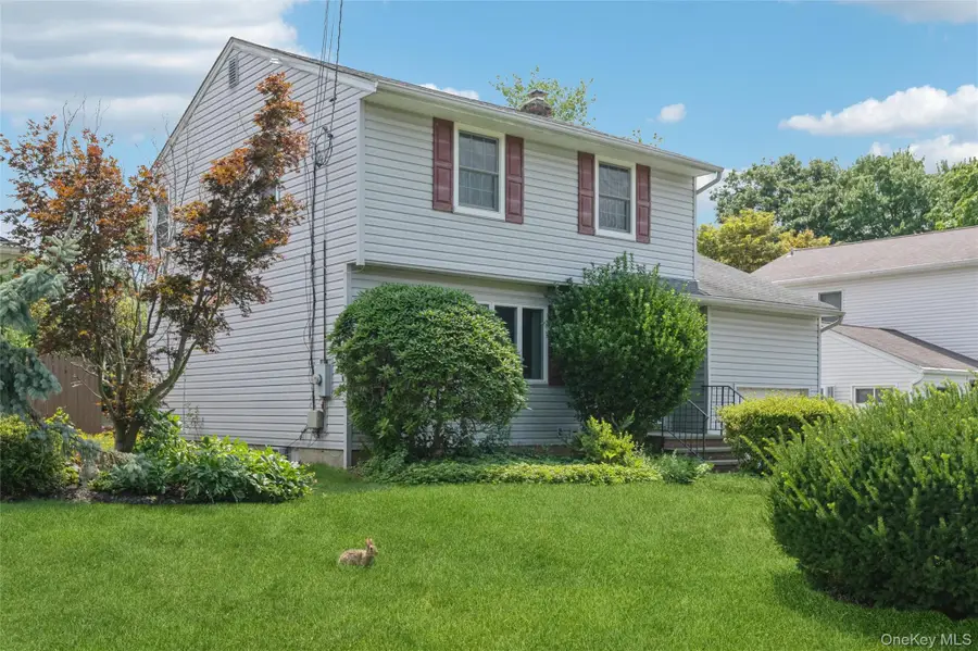 35 Sherman Street, Huntington, NY 11743 - #3