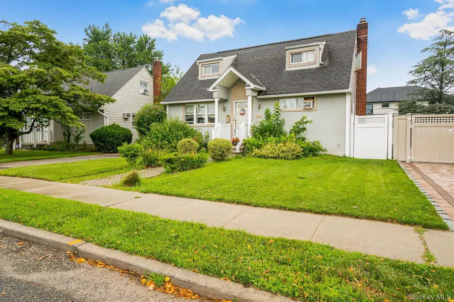 68 Cliff Drive, Hicksville, NY 11801 - #2