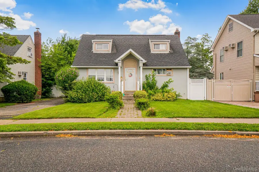 68 Cliff Drive, Hicksville, NY 11801 - #3