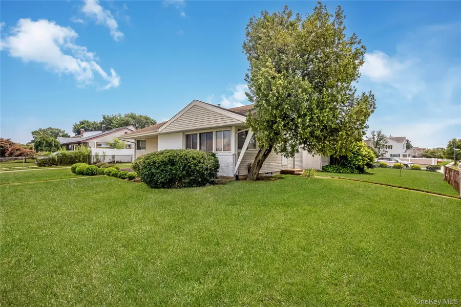 2 Mozart Lane, Bethpage, NY 11714 - #2