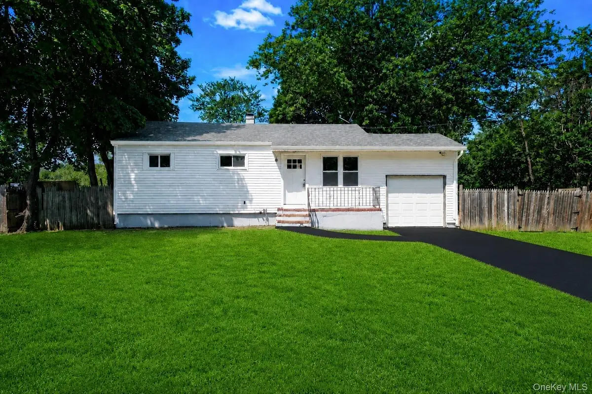 948 Walker Street, Bellport, NY 11713 - #1