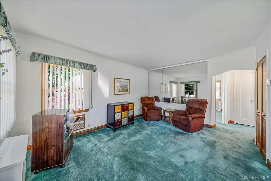 45 Park Circle, New Hyde Park, NY 11040 - #2
