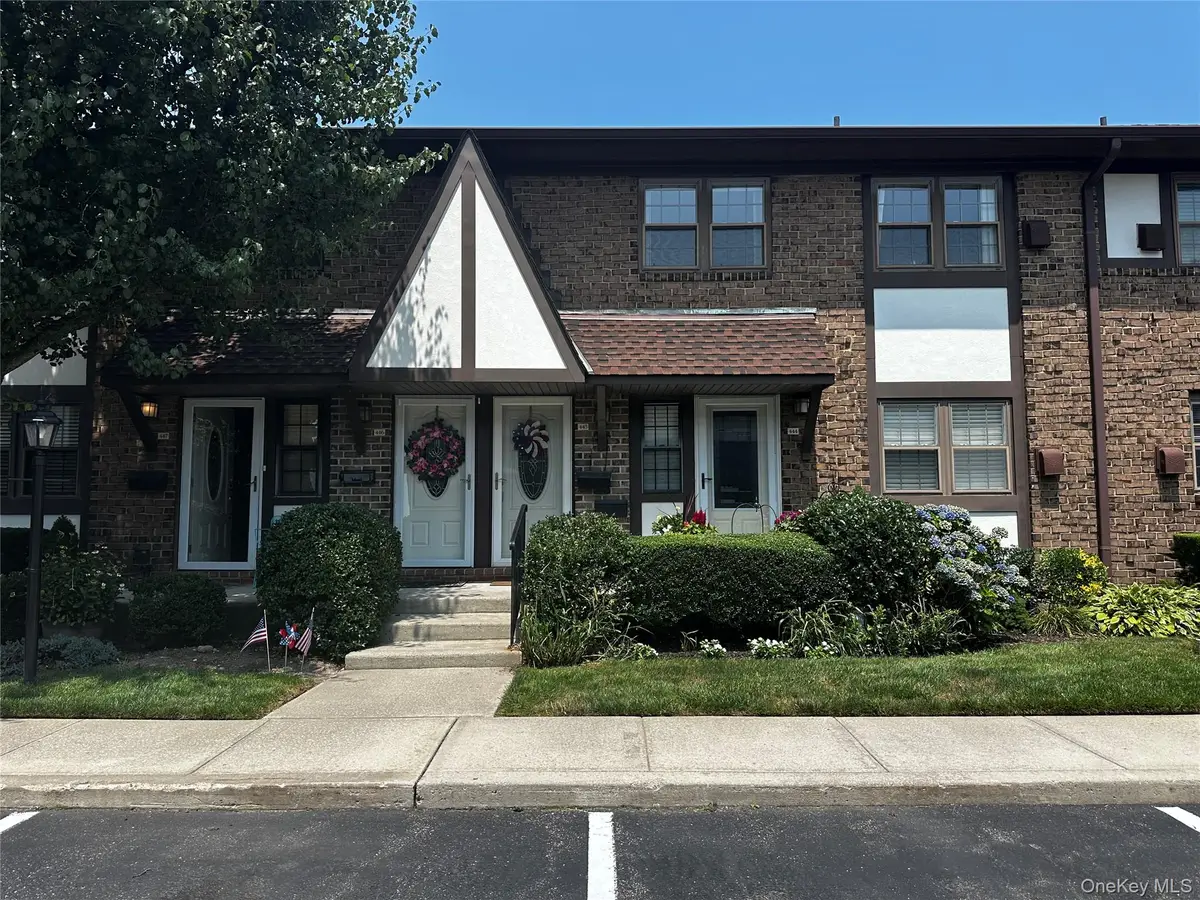 445 Mariners Way, Copiague, NY 11726 - #1