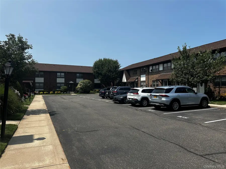 445 Mariners Way, Copiague, NY 11726 - #2