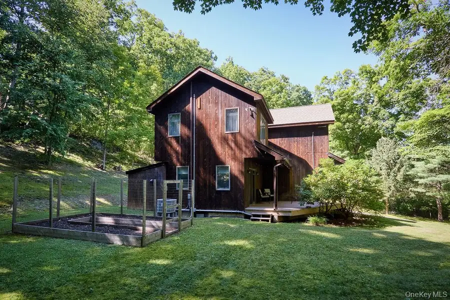 10 Dickman Farm Road, Red Hook, NY 12571 - #2