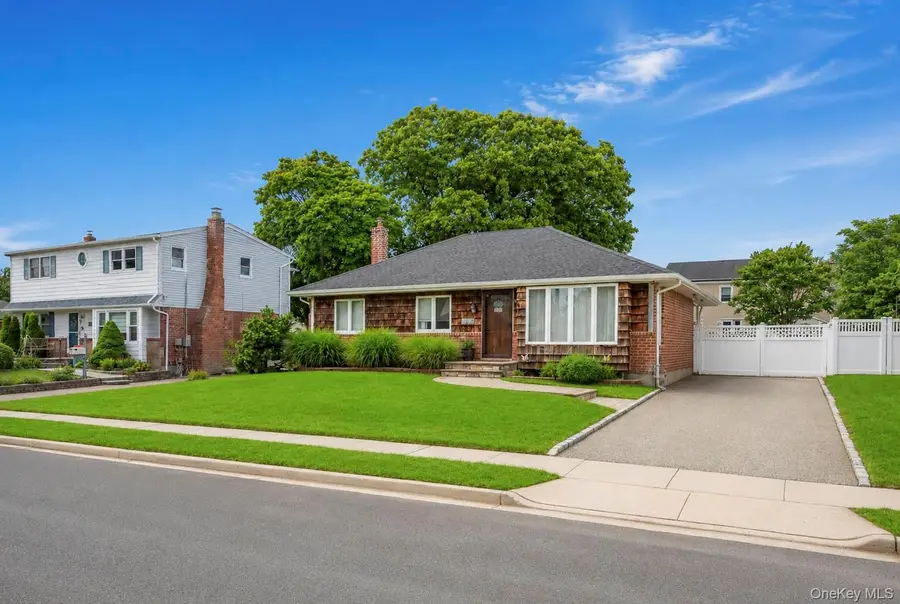 15 Lowell Drive, Farmingdale, NY 11735 - #3