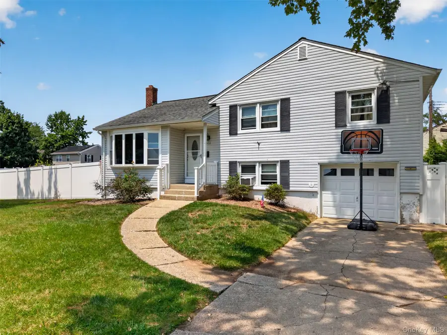 201 Willis Court, Wantagh, NY 11793 - #3